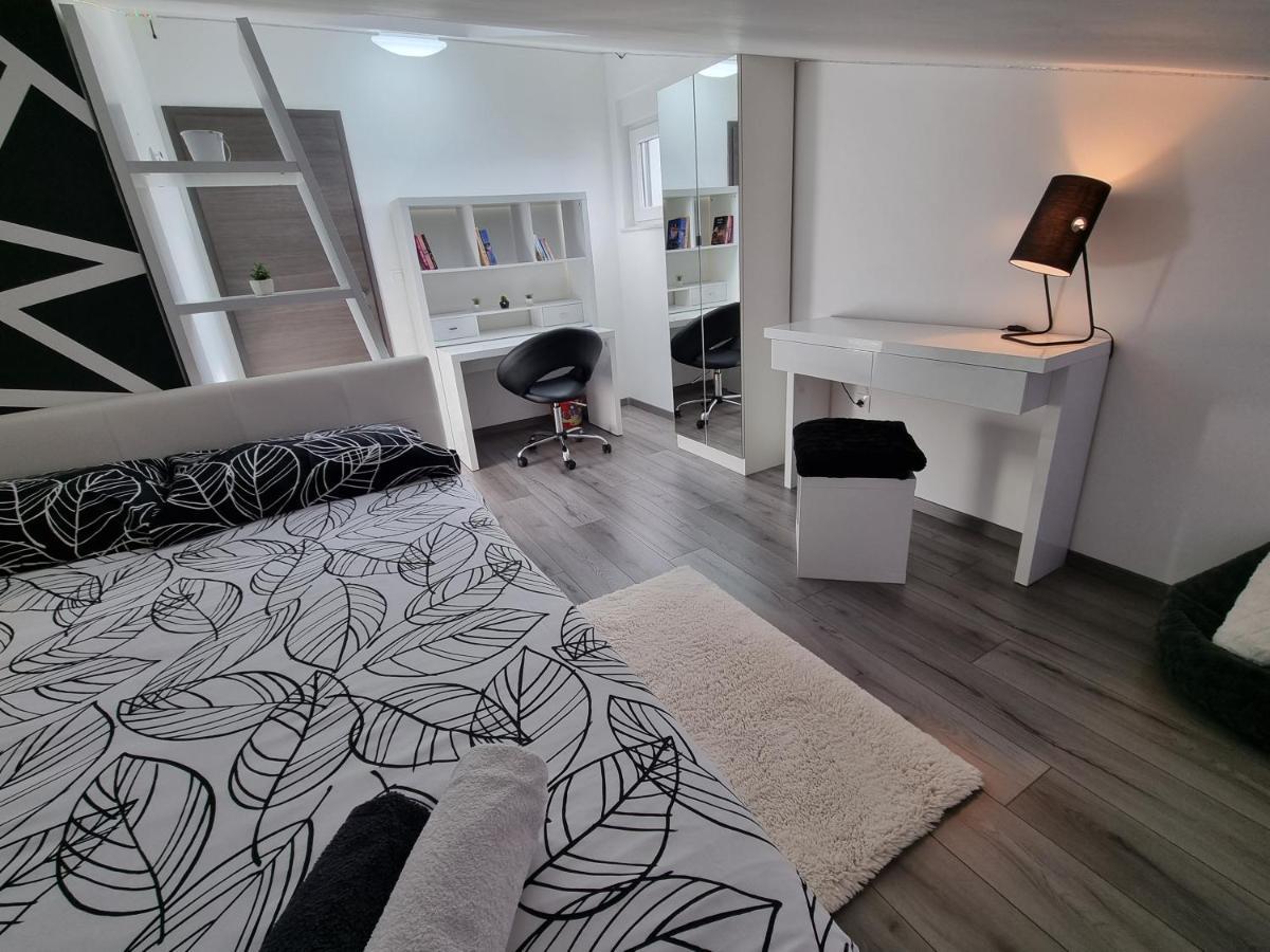 Sea View - Orijeta Apartment *